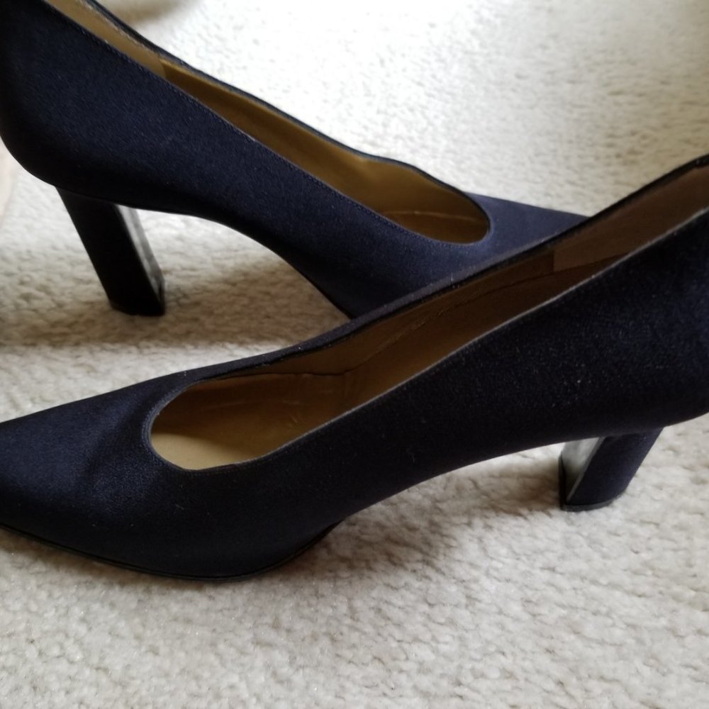 Yves Saint Laurent, Size 7.5, Navy Pois De Soie View 2